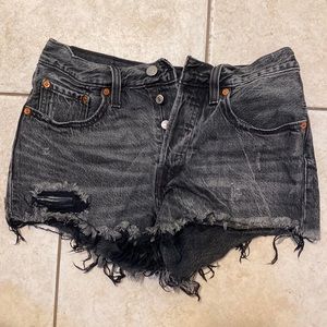 Black / acid wash Levi shorts. Size 26.